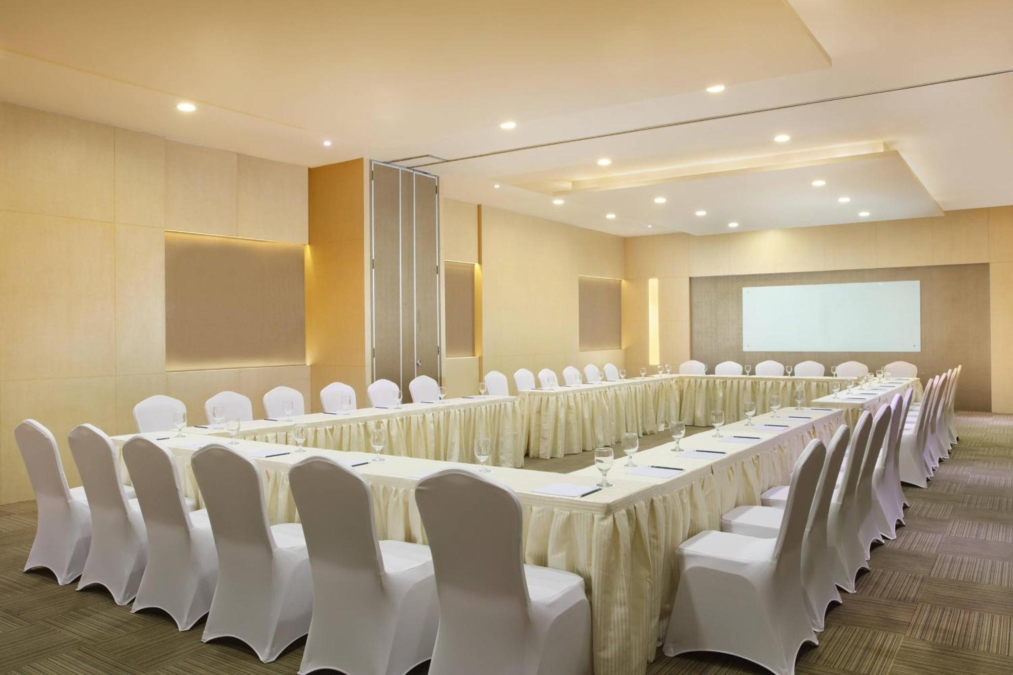 Four Points By Sheraton Medan Ngoại thất bức ảnh
