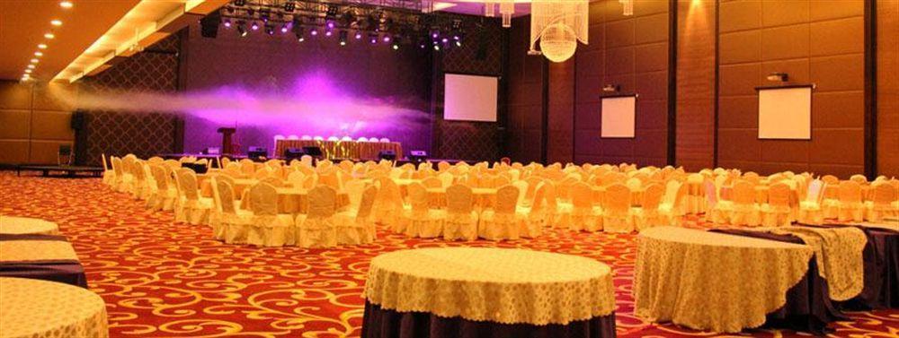 Four Points By Sheraton Medan Ngoại thất bức ảnh